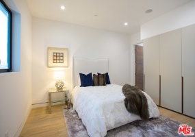 415 N. Martel,Los Angeles,Los Angeles,California,United States 90036,House,N. Martel,1008