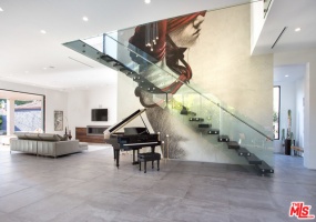415 N. Martel,Los Angeles,Los Angeles,California,United States 90036,House,N. Martel,1008