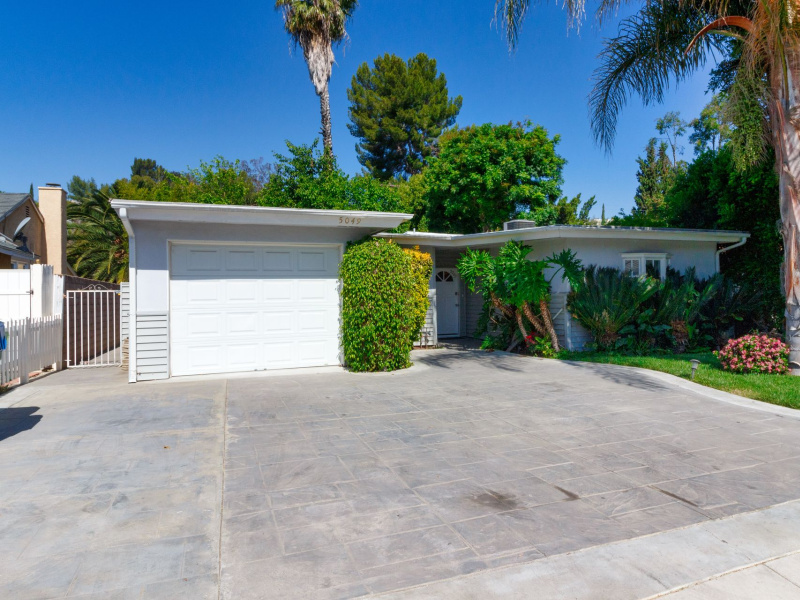 5049 serrania, los Angeles, California, United States 91364, ,House,Fim Location Rental,serrania,1074