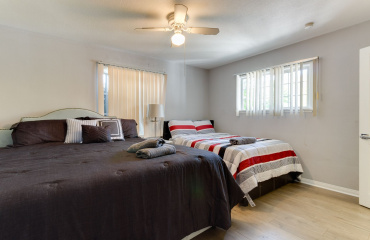 5049 serrania, los Angeles, California, United States 91364, ,House,Fim Location Rental,serrania,1074