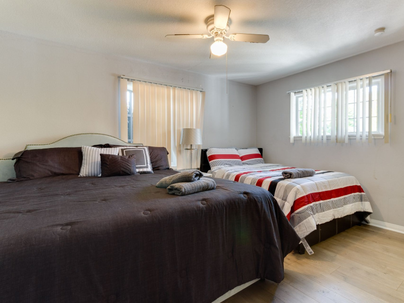 5049 serrania, los Angeles, California, United States 91364, ,House,Fim Location Rental,serrania,1074