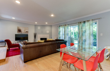 5049 serrania, los Angeles, California, United States 91364, ,House,Fim Location Rental,serrania,1074