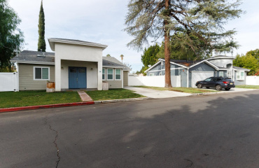 16001 wyandotte, los angeles, California, United States 91406, ,House,Vacation Rental,wyandotte,1076