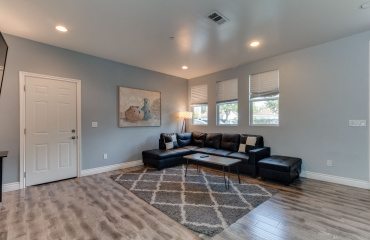 16001 wyandotte, los angeles, California, United States 91406, ,House,Vacation Rental,wyandotte,1076