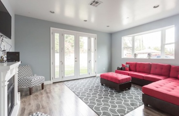 Los Angeles,Los Angeles,California,United States 91406,House,1026