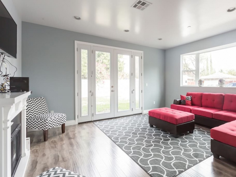 Los Angeles,Los Angeles,California,United States 91406,House,1026