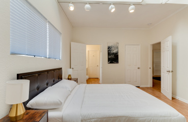 Los Angeles, Los Angeles, California, United States 90005, ,House,Fim Location Rental,1033