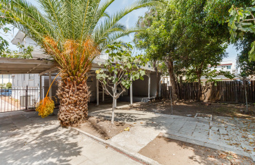 Los Angeles, Los Angeles, California, United States 90005, ,House,Fim Location Rental,1033