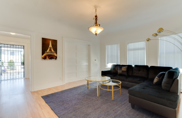 Los Angeles, Los Angeles, California, United States 90005, ,House,Fim Location Rental,1033