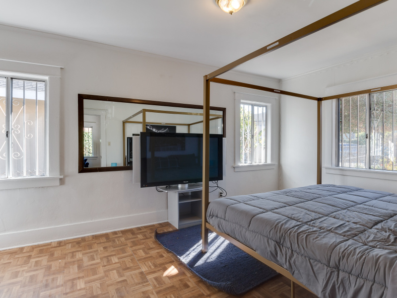 4825 Mascot St., Los Angeles, Los Angeles, California, United States 90019, ,House,Vacation Rental,Mascot St. ,1046