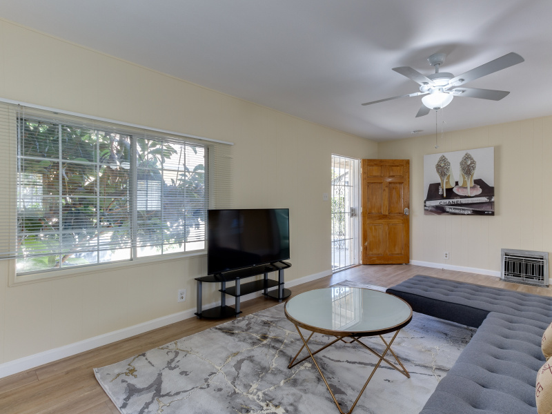 138-140 madison ave, los angeles, California, United States 90004, ,House,Fim Location Rental,madison ave,1050