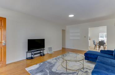 138-140 madison ave, los angeles, California, United States 90004, ,House,Fim Location Rental,madison ave,1050