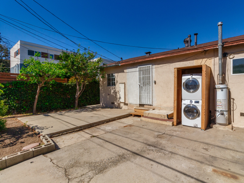 138-140 madison ave, los angeles, California, United States 90004, ,House,Fim Location Rental,madison ave,1050