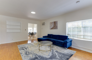 138-140 madison ave, los angeles, California, United States 90004, ,House,Fim Location Rental,madison ave,1050