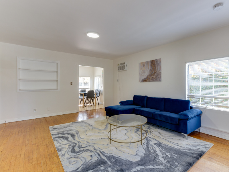 138-140 madison ave, los angeles, California, United States 90004, ,House,Fim Location Rental,madison ave,1050