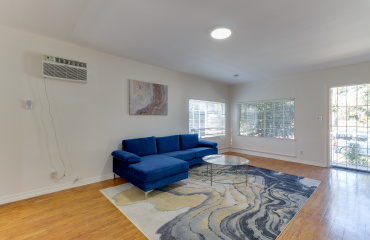 138-140 madison ave, los angeles, California, United States 90004, ,House,Fim Location Rental,madison ave,1050