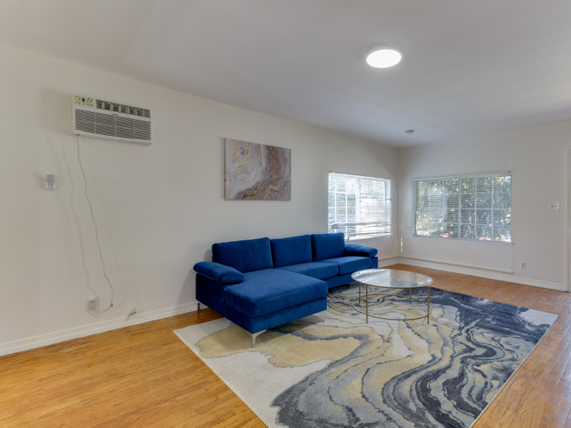 138-140 madison ave, los angeles, California, United States 90004, ,House,Fim Location Rental,madison ave,1050