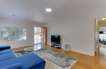 138-140 madison ave, los angeles, California, United States 90004, ,House,Fim Location Rental,madison ave,1050